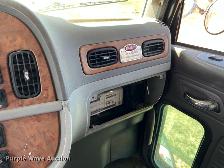 image for item JX9309 2008 Peterbilt 365  crane truck