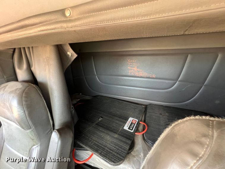 image for item JX9309 2008 Peterbilt 365  crane truck