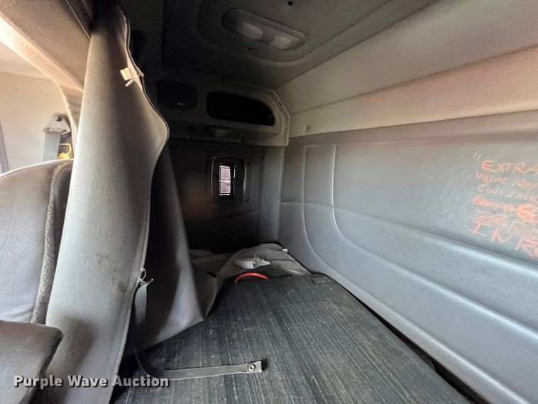 image for item JX9309 2008 Peterbilt 365  crane truck