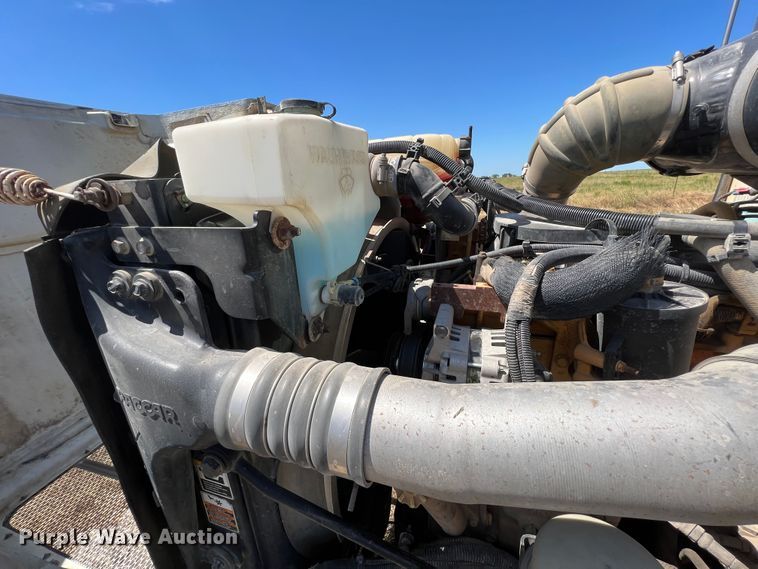 image for item JX9309 2008 Peterbilt 365  crane truck