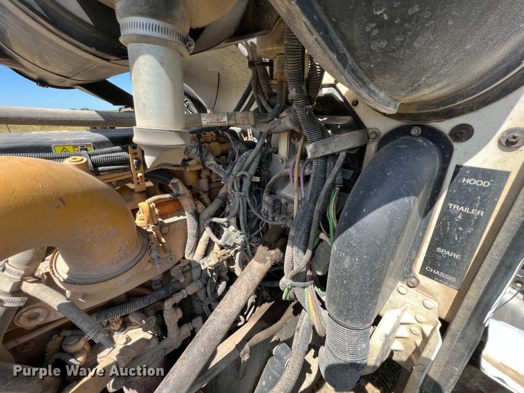 image for item JX9309 2008 Peterbilt 365  crane truck