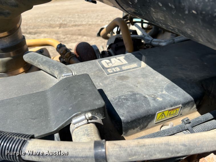 image for item JX9309 2008 Peterbilt 365  crane truck