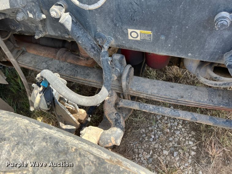 image for item JX9309 2008 Peterbilt 365  crane truck