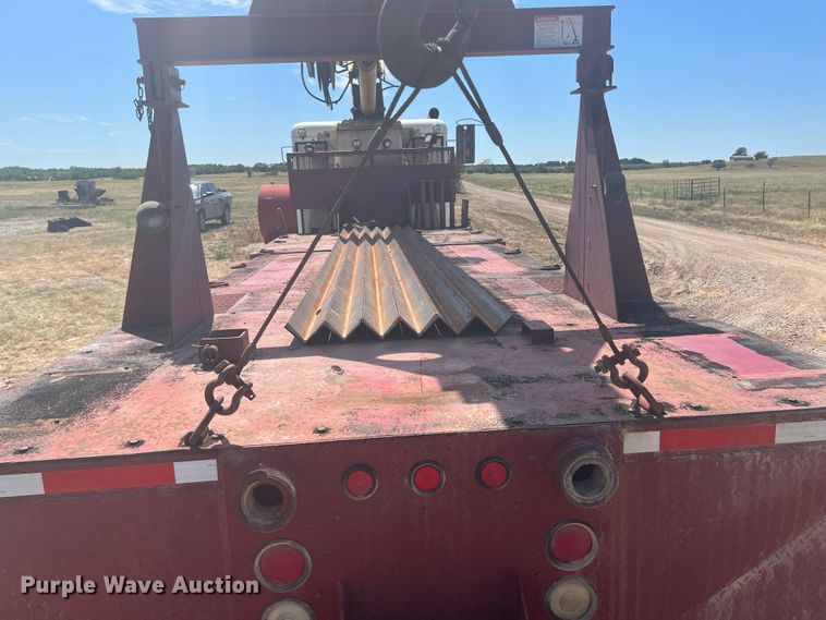 image for item JX9309 2008 Peterbilt 365  crane truck