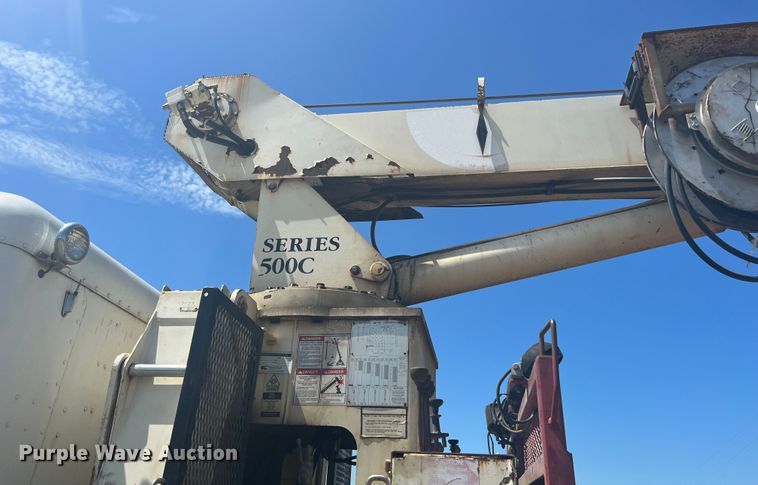 image for item JX9309 2008 Peterbilt 365  crane truck