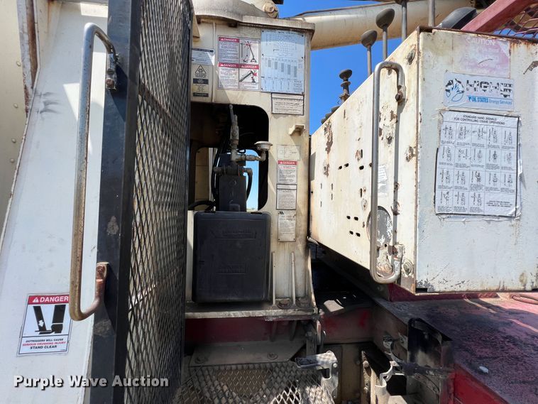 image for item JX9309 2008 Peterbilt 365  crane truck