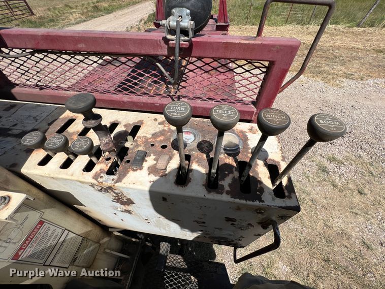 image for item JX9309 2008 Peterbilt 365  crane truck