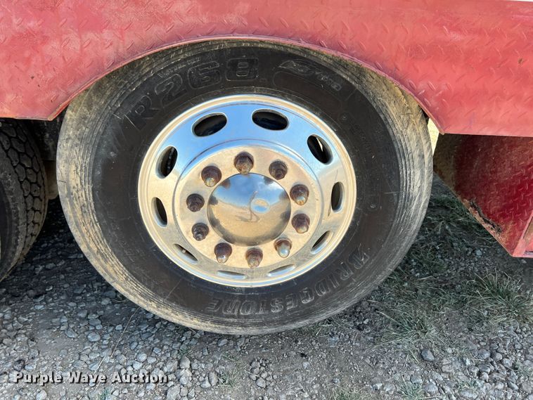 image for item JX9309 2008 Peterbilt 365  crane truck