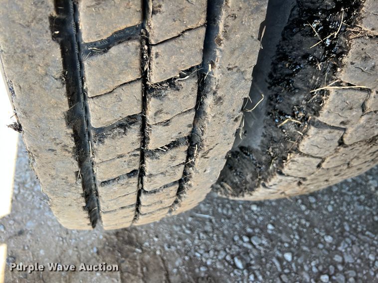 image for item JX9309 2008 Peterbilt 365  crane truck