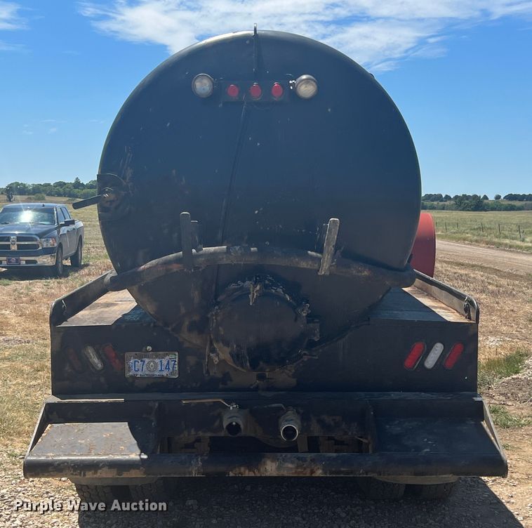 image for item JX9310 2006 Mack CT713 Granite  water truck