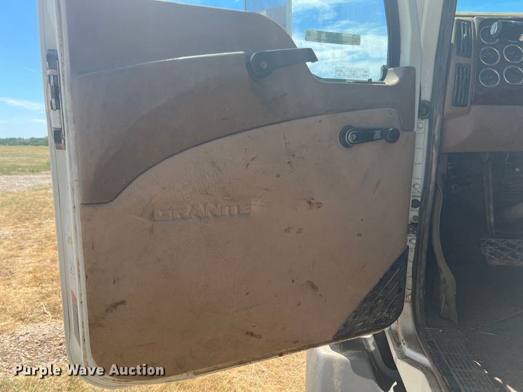 image for item JX9310 2006 Mack CT713 Granite  water truck