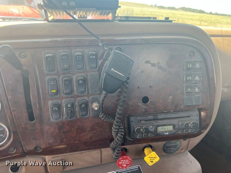 image for item JX9310 2006 Mack CT713 Granite  water truck