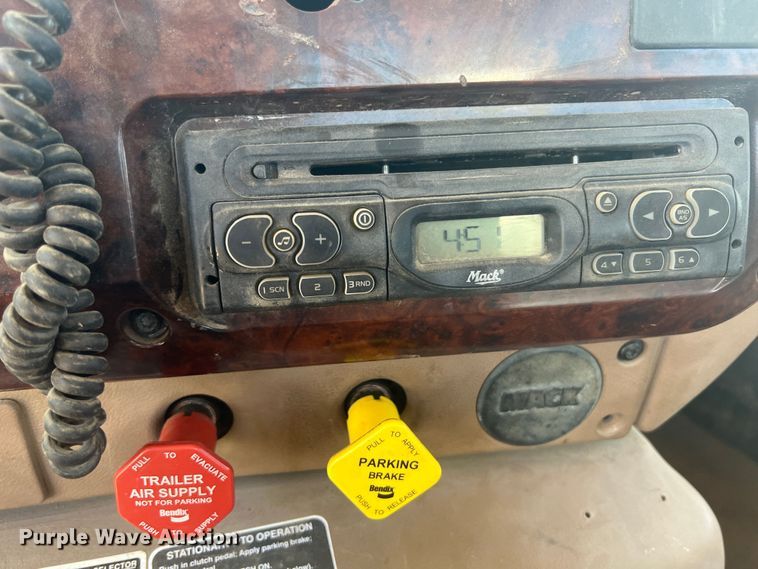 image for item JX9310 2006 Mack CT713 Granite  water truck