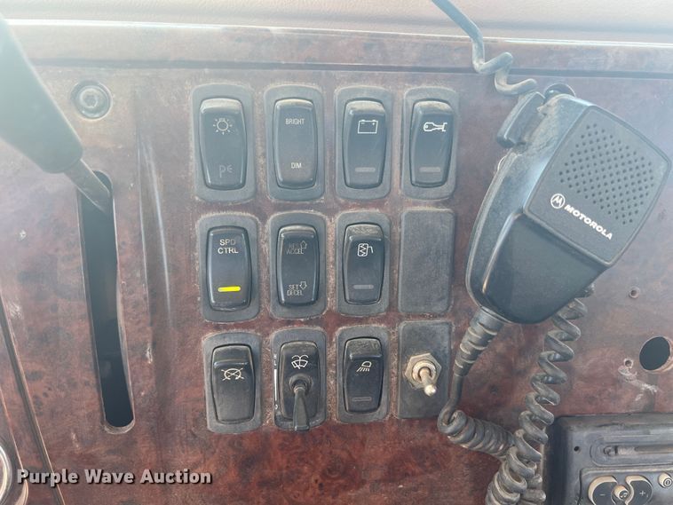 image for item JX9310 2006 Mack CT713 Granite  water truck