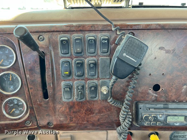 image for item JX9310 2006 Mack CT713 Granite  water truck