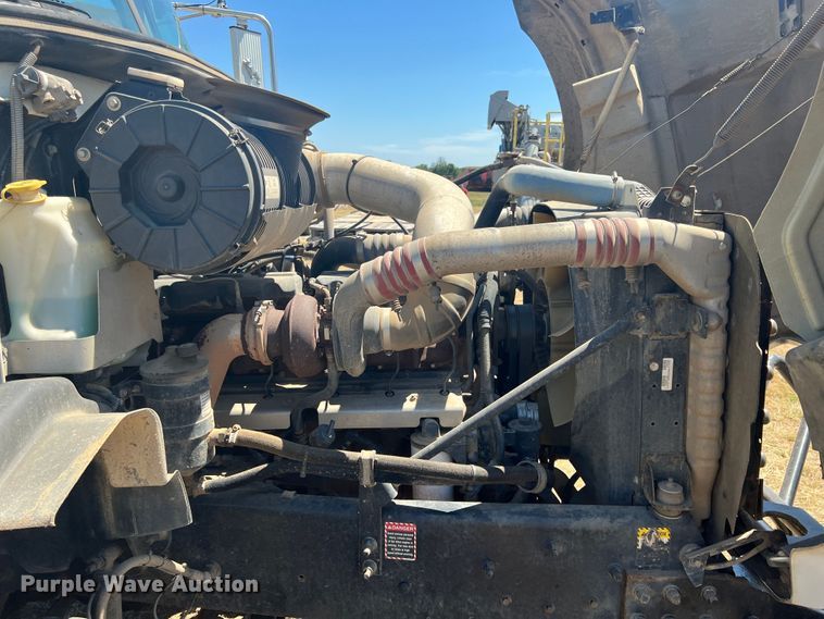 image for item JX9310 2006 Mack CT713 Granite  water truck