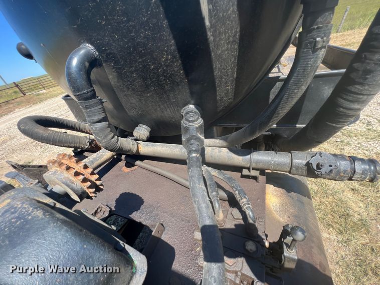 image for item JX9310 2006 Mack CT713 Granite  water truck