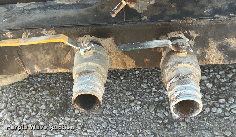 image for item JX9310 2006 Mack CT713 Granite  water truck