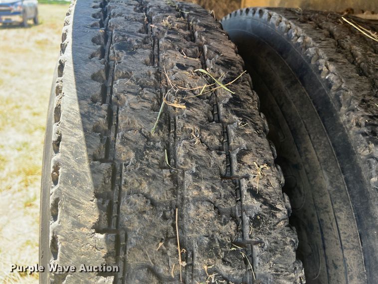 image for item JX9310 2006 Mack CT713 Granite  water truck