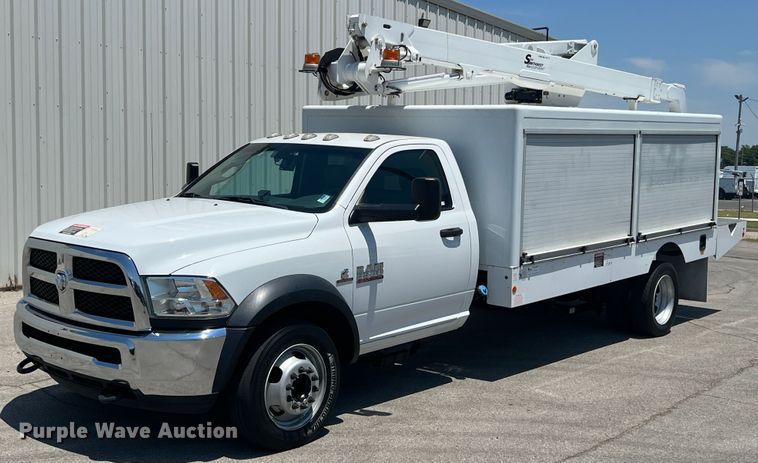 image for item JX9324 2016 Dodge Ram 5500  bucket truck