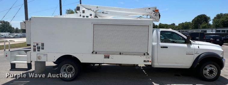 image for item JX9324 2016 Dodge Ram 5500  bucket truck