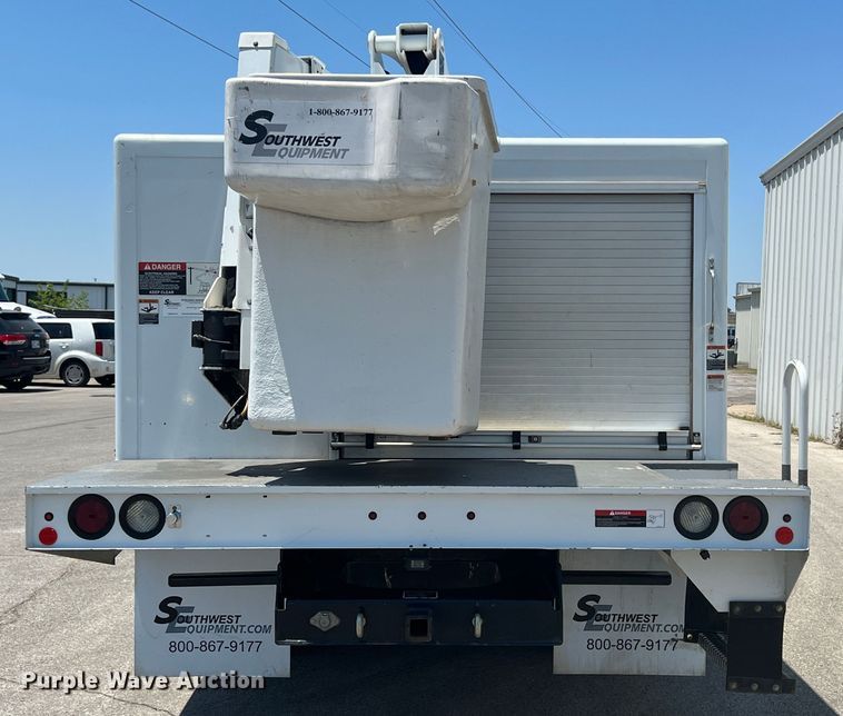 image for item JX9324 2016 Dodge Ram 5500  bucket truck