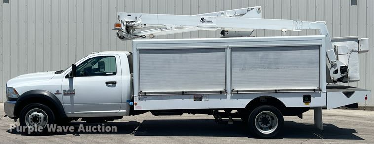 image for item JX9324 2016 Dodge Ram 5500  bucket truck