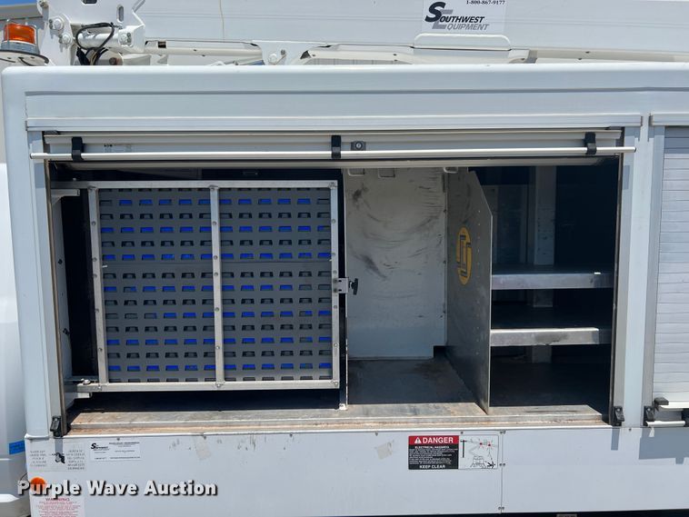 image for item JX9324 2016 Dodge Ram 5500  bucket truck