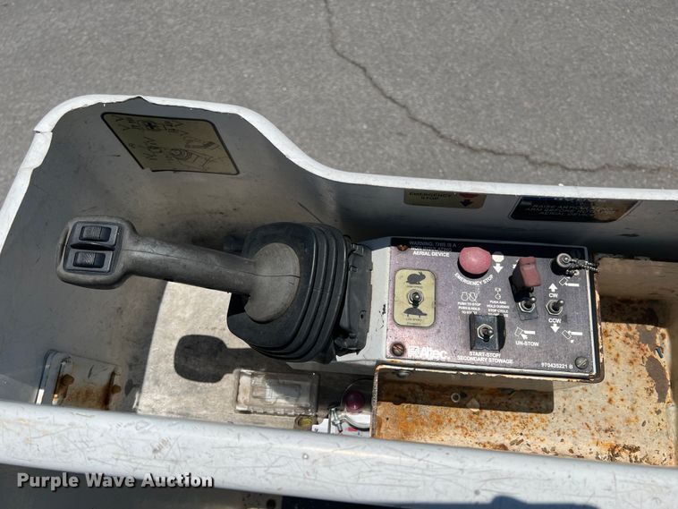 image for item JX9324 2016 Dodge Ram 5500  bucket truck