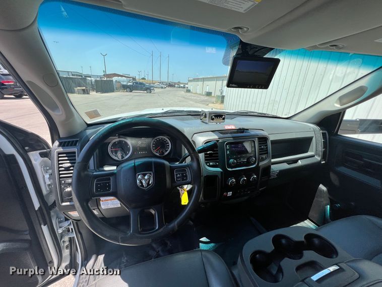 image for item JX9324 2016 Dodge Ram 5500  bucket truck