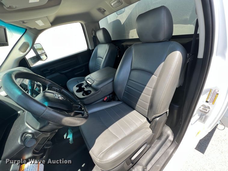 image for item JX9324 2016 Dodge Ram 5500  bucket truck