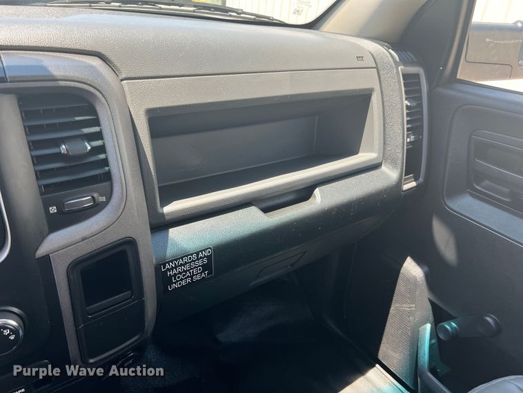 image for item JX9324 2016 Dodge Ram 5500  bucket truck