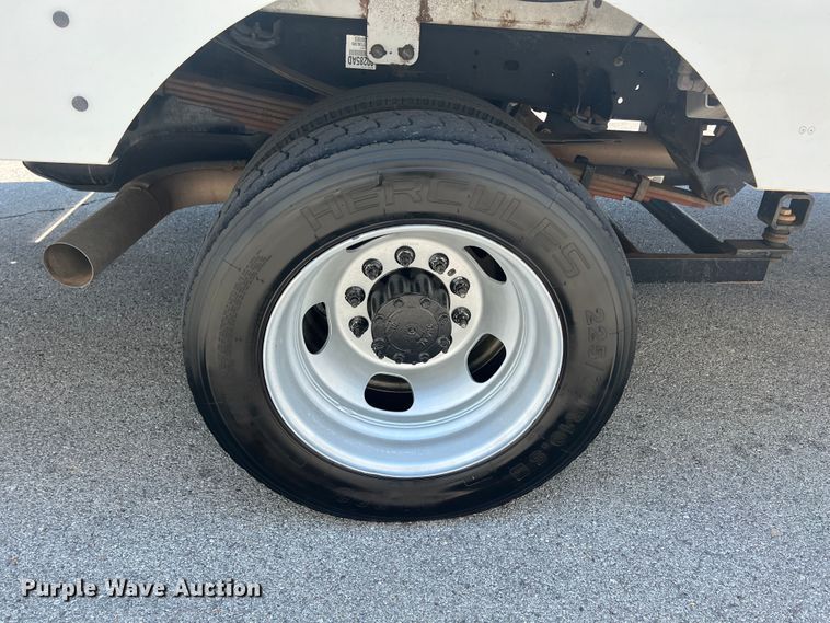 image for item JX9324 2016 Dodge Ram 5500  bucket truck