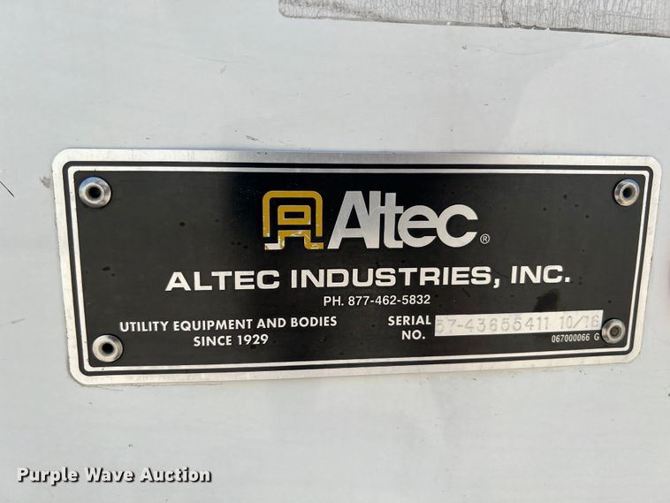 image for item JX9324 2016 Dodge Ram 5500  bucket truck