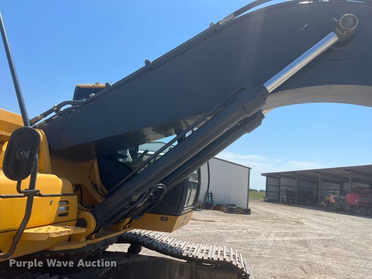 image for item JX9355 2011 John Deere 350G  excavator