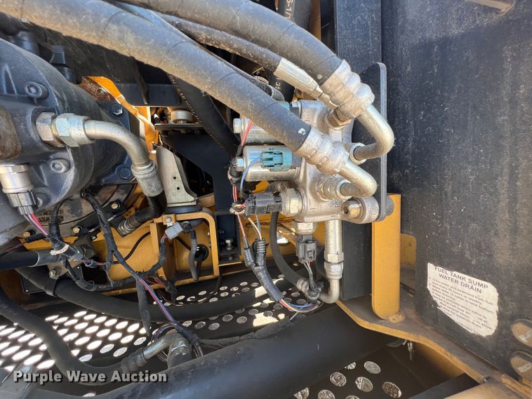 image for item JX9355 2011 John Deere 350G  excavator