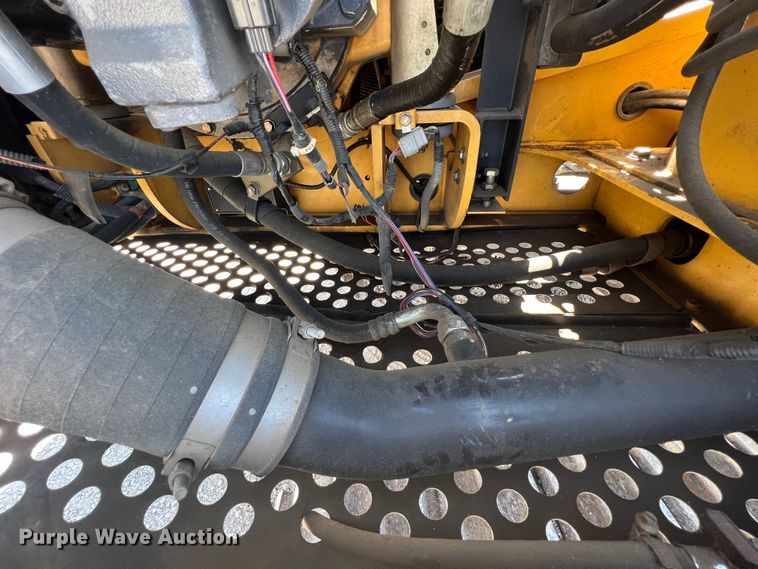 image for item JX9355 2011 John Deere 350G  excavator