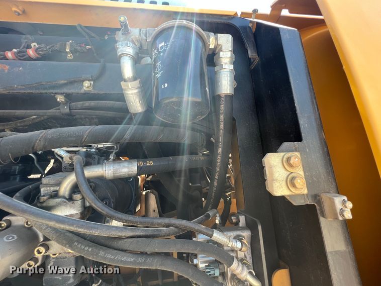 image for item JX9355 2011 John Deere 350G  excavator