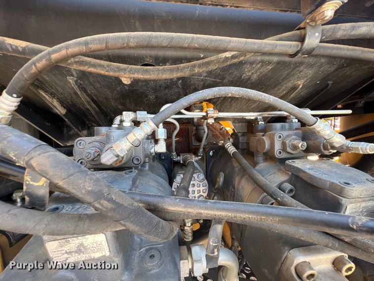 image for item JX9355 2011 John Deere 350G  excavator