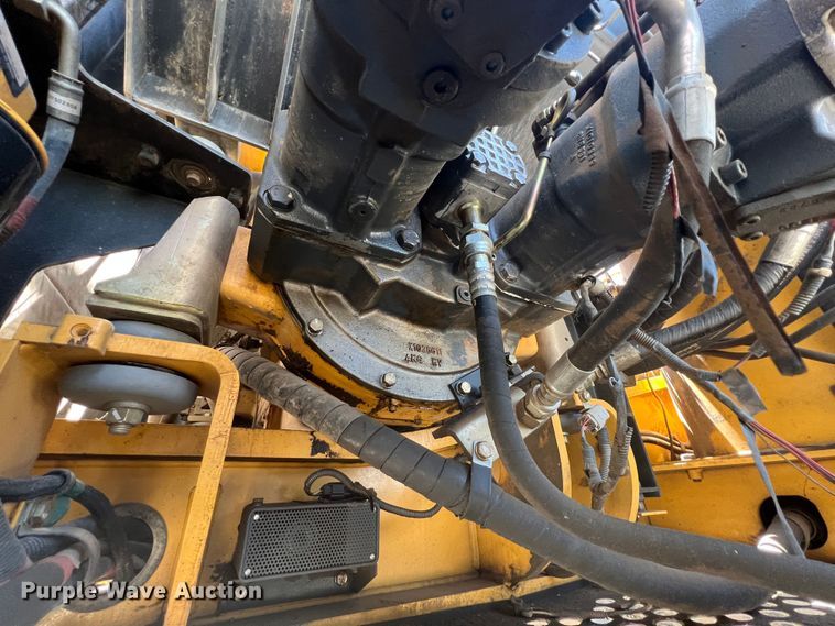 image for item JX9355 2011 John Deere 350G  excavator