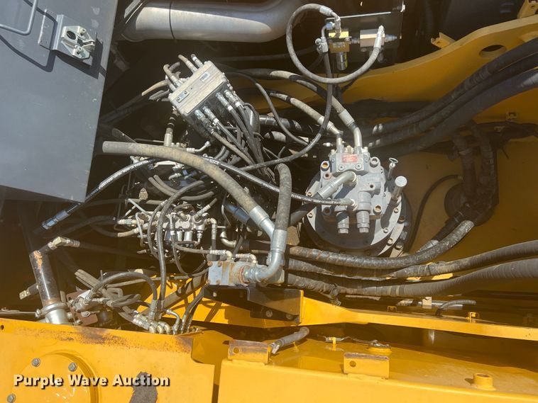 image for item JX9355 2011 John Deere 350G  excavator