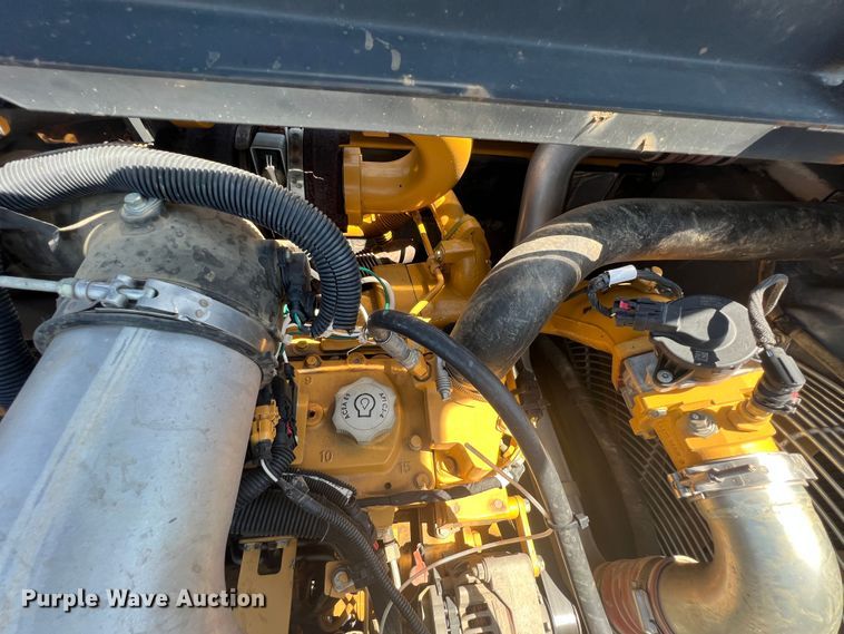 image for item JX9355 2011 John Deere 350G  excavator