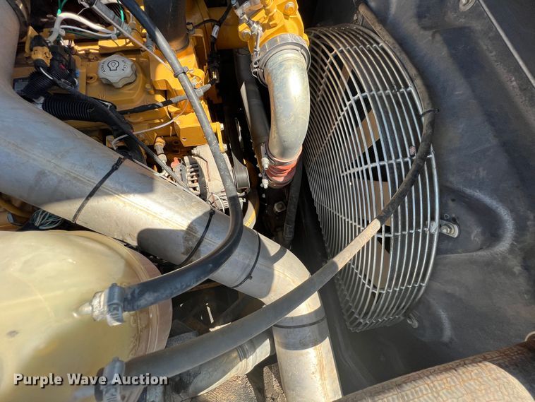 image for item JX9355 2011 John Deere 350G  excavator