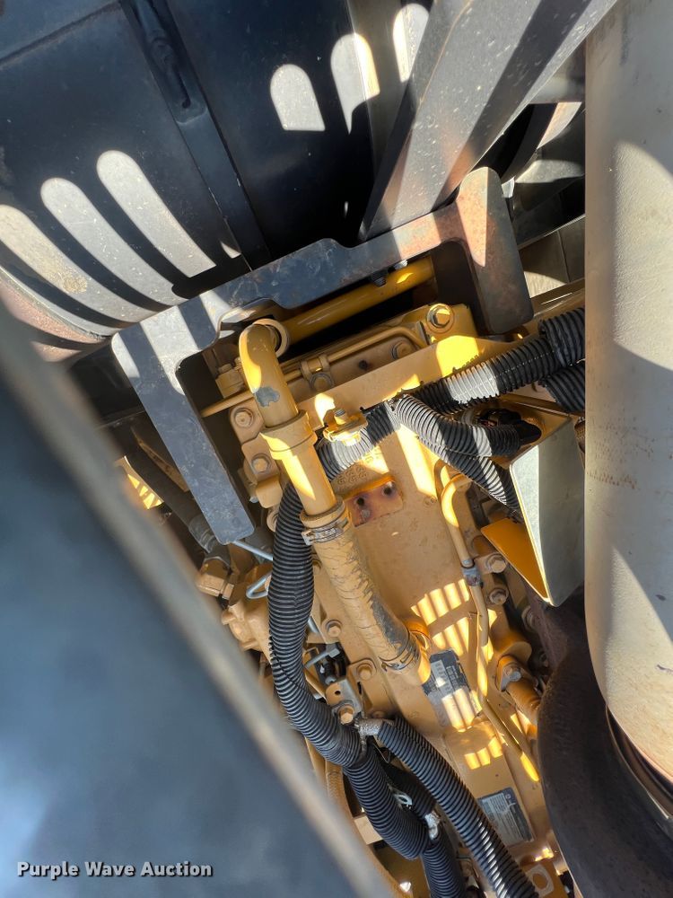 image for item JX9355 2011 John Deere 350G  excavator