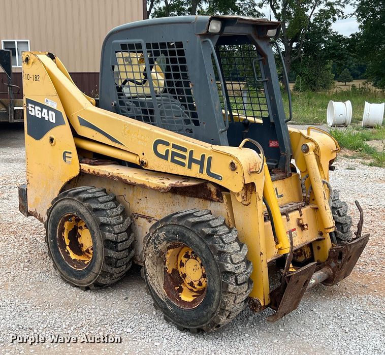 image for item JX9405 2006 Gehl 5640  skid steer loader