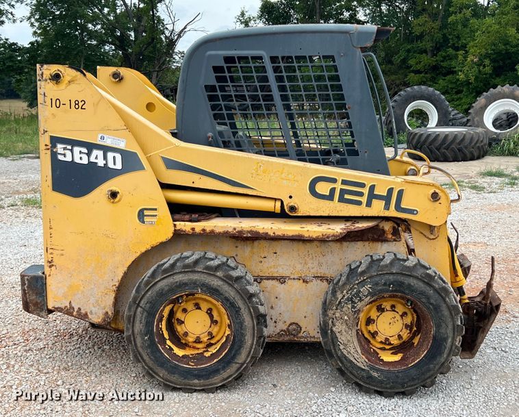 image for item JX9405 2006 Gehl 5640  skid steer loader