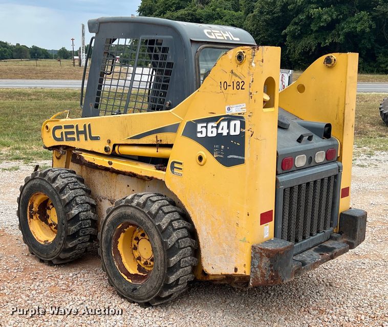 image for item JX9405 2006 Gehl 5640  skid steer loader
