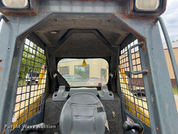 image for item JX9405 2006 Gehl 5640  skid steer loader