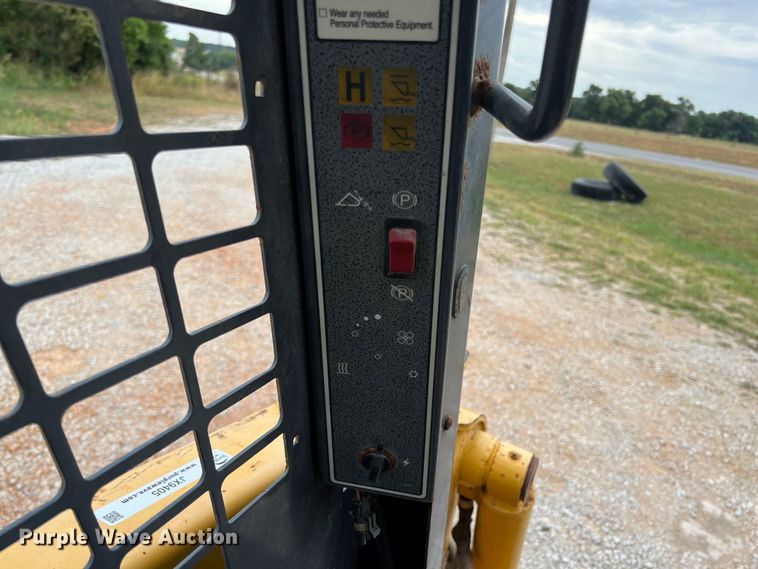 image for item JX9405 2006 Gehl 5640  skid steer loader