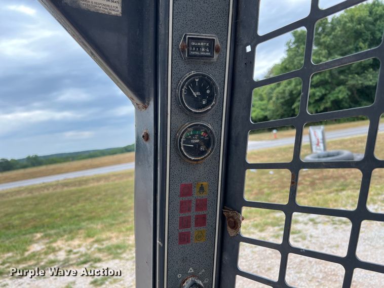 image for item JX9405 2006 Gehl 5640  skid steer loader